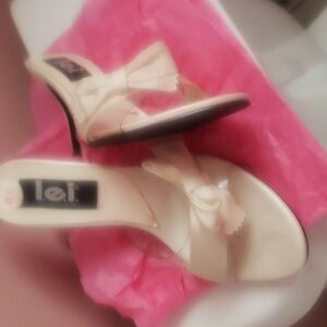 lei Cream Bow Heel Sandals